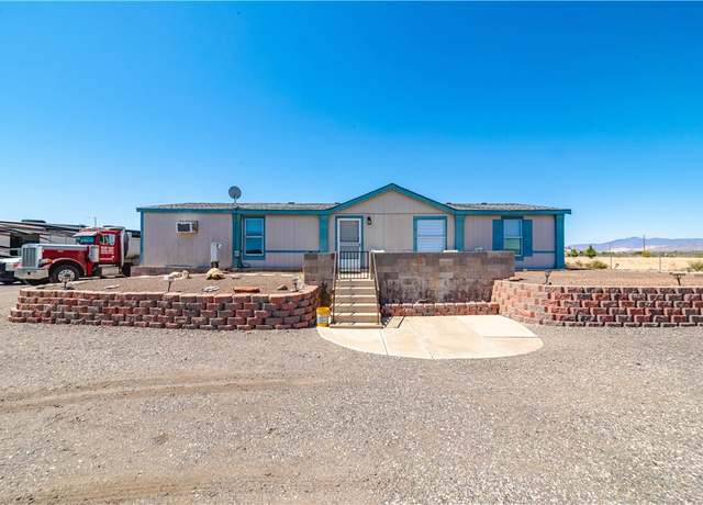 Property at 921 S Verde Rd, Golden Valley, AZ 86413, 4 beds, 2 baths