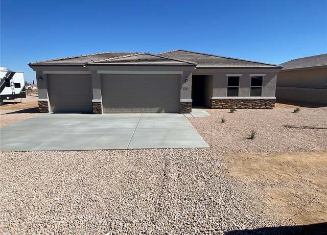 Property at 7465 E Curvo Dr, Kingman, AZ 86401, 3 beds, 2 baths