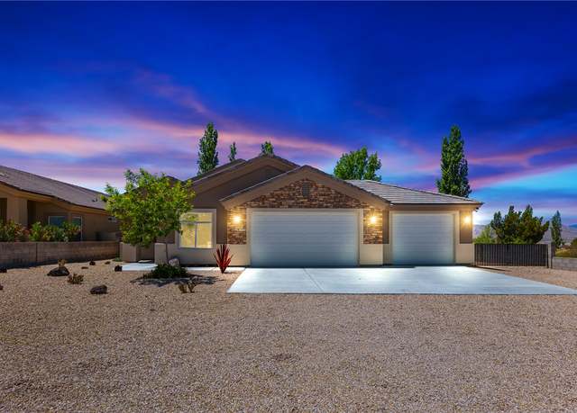 Property at 7610 E Vista Dr, Kingman, AZ 86401, 4 beds, 2 baths