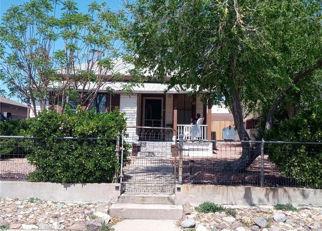 Property at 107 E Oak St, Kingman, AZ 86401, 3 beds, 1 bath