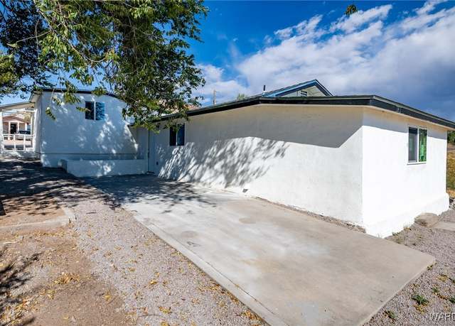 Property at 121 Chestnut St, Kingman, AZ 86401, 2 beds, 2 baths