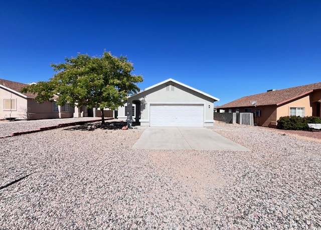 Property at 3075 N Stewart St, Kingman, AZ 86401, 3 beds, 2 baths