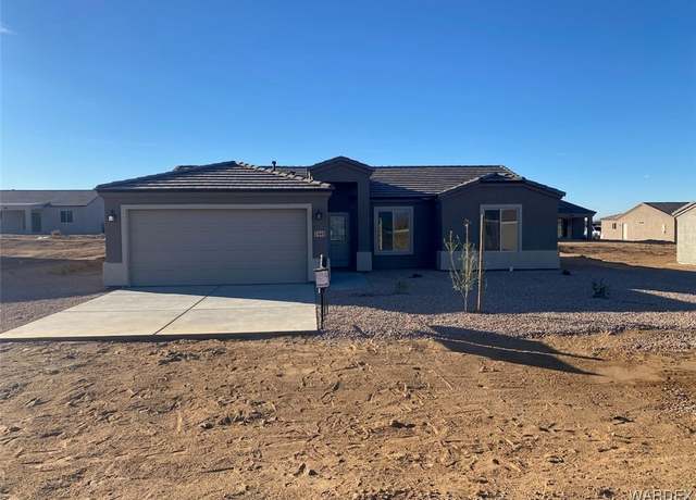 Property at 7440 E Curvo Dr, Kingman, AZ 86401, 4 beds, 2 baths