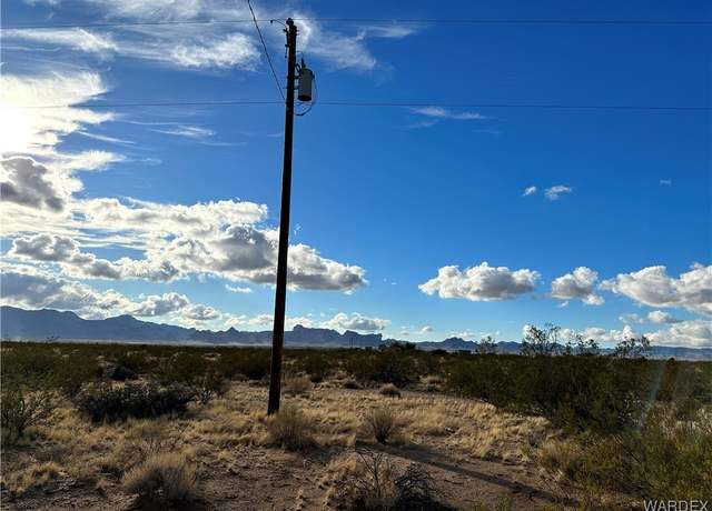 Property at 2049 S Verde Rd, Golden Valley, AZ 86413