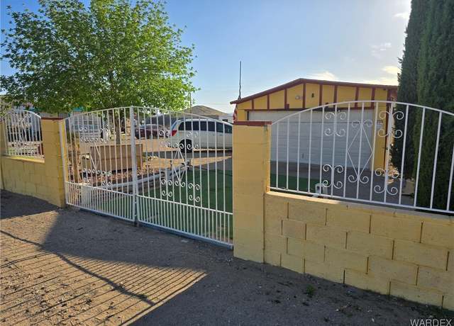 Property at 16173 N Tom White Dr, Dolan Springs, AZ 86441, 2 beds, 1 bath