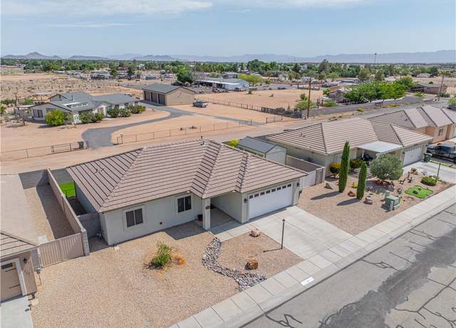 Property at 2457 Graystone Dr, Kingman, AZ 86409, 3 beds, 2 baths