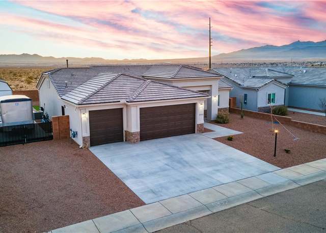 Property at 5332 N Sunny Ridge Dr, Kingman, AZ 86409, 4 beds, 2 baths