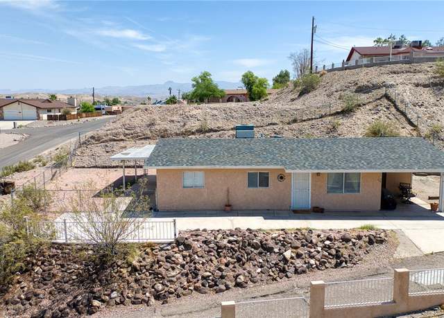 Property at 1472 Summit Dr, Bullhead City, AZ 86442, 3 beds, 2 baths