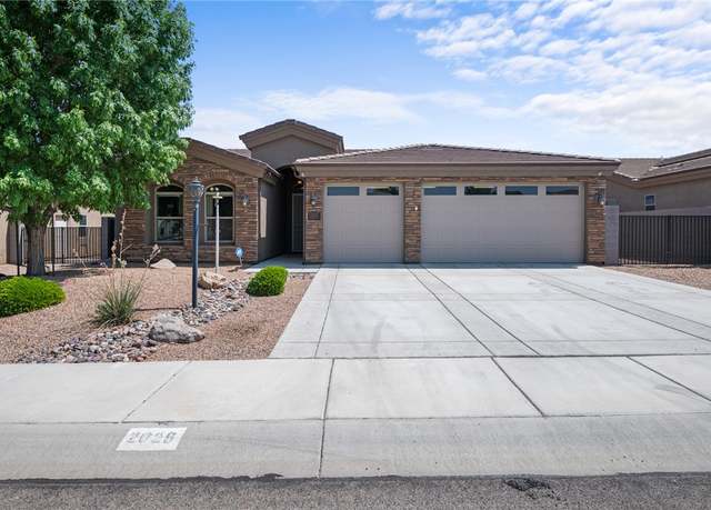 Property at 2028 Robert Mitchum Dr, Kingman, AZ 86409, 3 beds, 2 baths