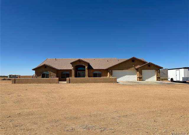Property at 6816 E Rio Verde Dr, Kingman, AZ 86401, 4 beds, 3 baths