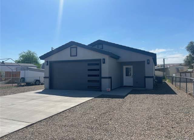 Property at 2031 Rio Grande Rd, Bullhead City, AZ 86442, 3 beds, 2 baths