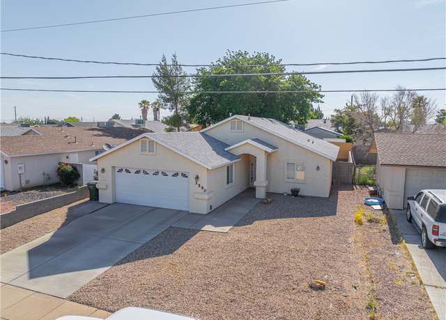 Property at 3590 N Bond St, Kingman, AZ 86409, 3 beds, 2 baths