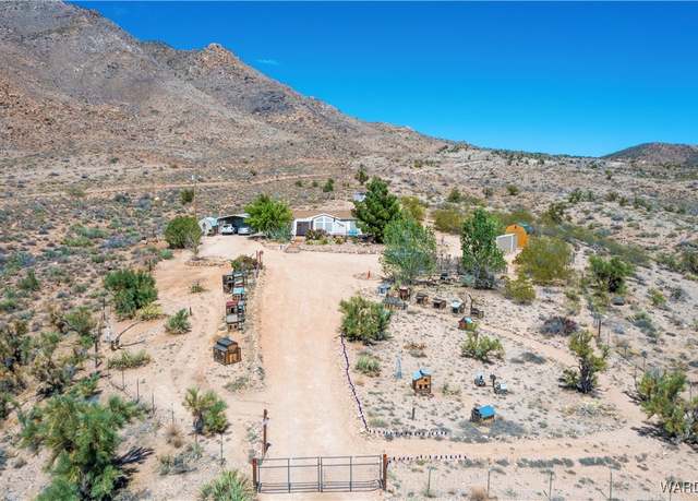 Property at 1872 S Trails End Dr, Kingman, AZ 86401, 3 beds, 2 baths