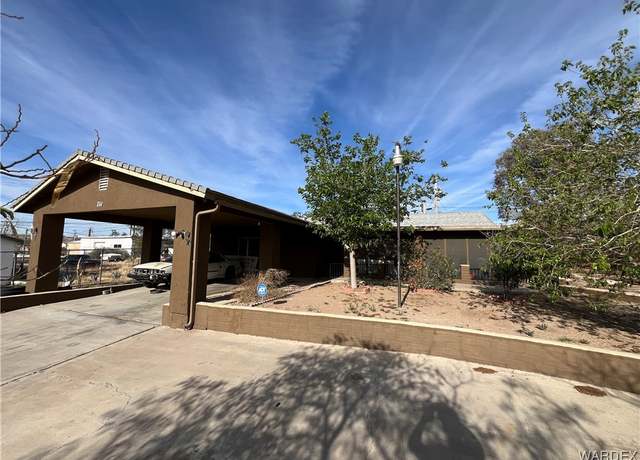 Property at 711 Stockton Hill Ave, Kingman, AZ 86401, 3 beds, 2 baths
