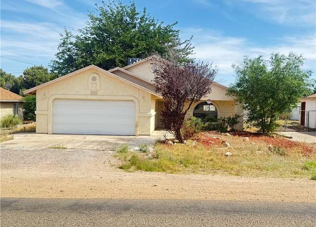 Property at 1520 E College Dr, Kingman, AZ 86409, 3 beds, 2 baths