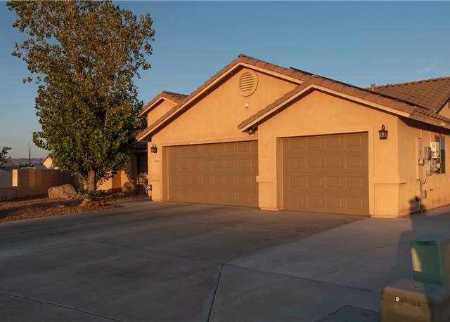 Property at 4246 E Old Ranch Ln, Kingman, AZ 86401, 3 beds, 2 baths