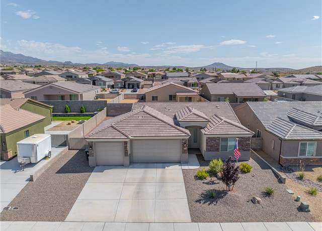 Property at 3300 Cherri Ave, Kingman, AZ 86401, 3 beds, 2 baths