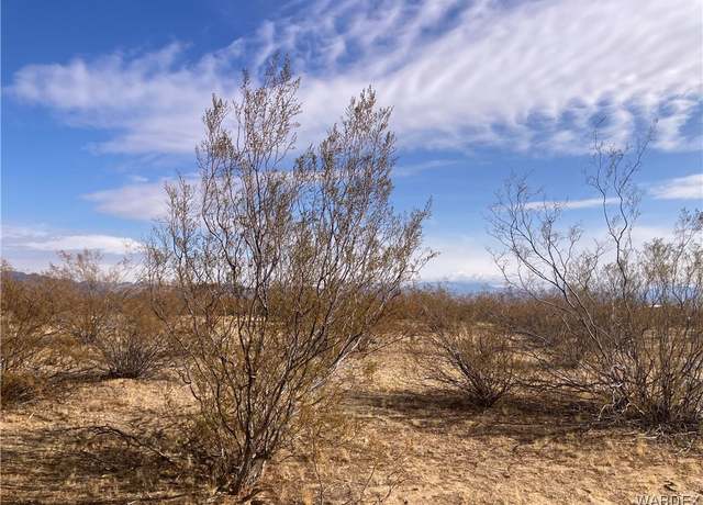 Property at 772 S Stewart Mountain Rd, Golden Valley, AZ 86413