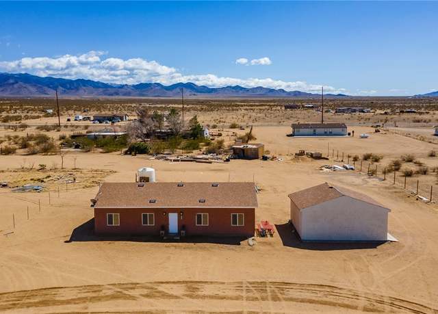 Property at 8980 W Mission Ln, Dolan Springs, AZ 86441, 3 beds, 2 baths