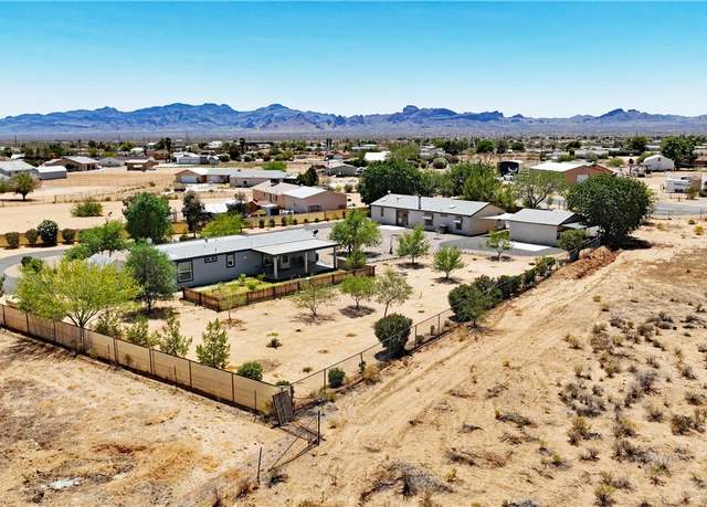 Property at 5622 W San Pedro Pl, Golden Valley, AZ 86413, 4 beds, 3.5 baths