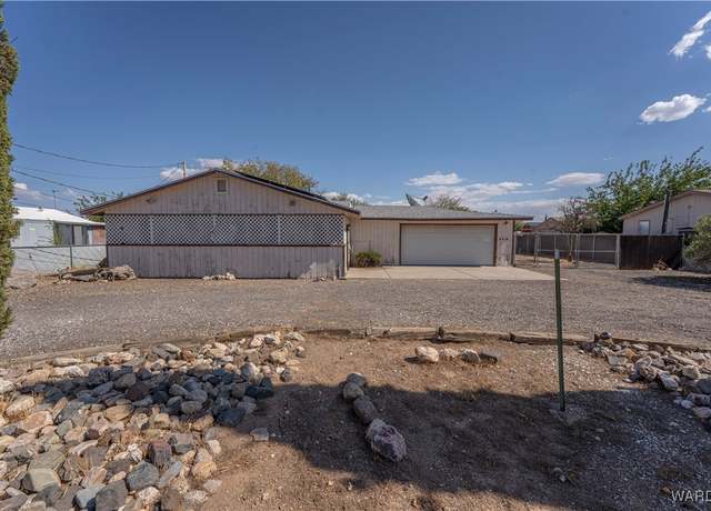Property at 4310 N Pinal St, Kingman, AZ 86409, 3 beds, 2 baths