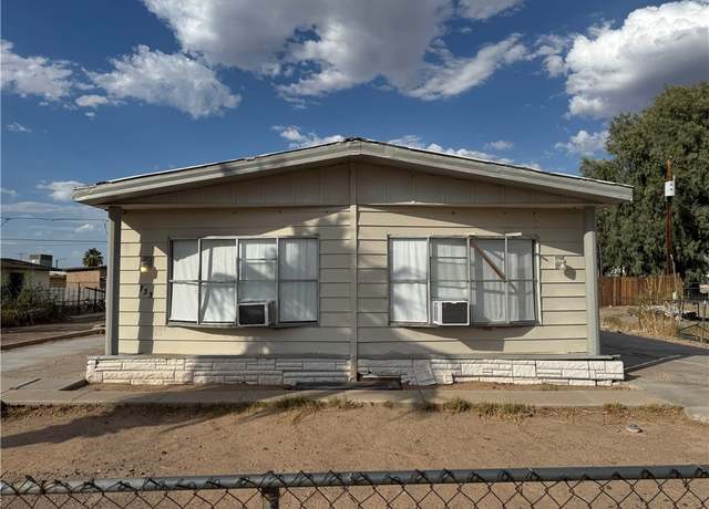 Property at 733 River Gardens Dr, Bullhead City, AZ 86442, 4 beds, 2 baths