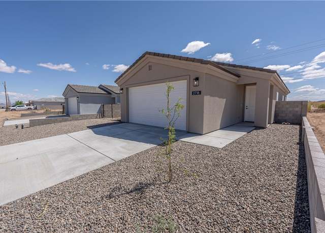 Property at 2718 Sage St, Kingman, AZ 86401, 3 beds, 2 baths