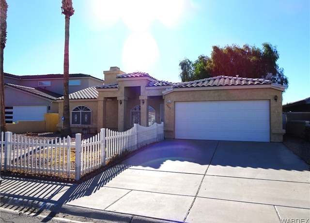 Property at 1232 Country Club Cv, Bullhead City, AZ 86442, 3 beds, 2 baths