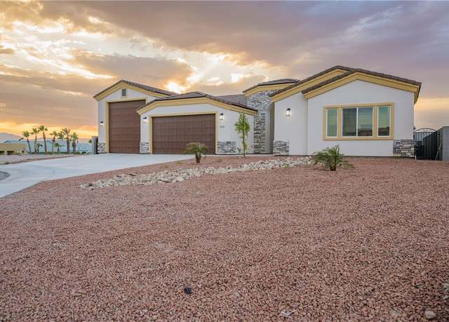 Property at 2333 Raven Ct, Bullhead City, AZ 86442, 4 beds, 3.5 baths
