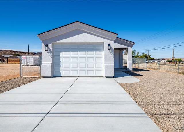 Property at 895 E Beverly Ave, Kingman, AZ 86401, 2 beds, 1 bath