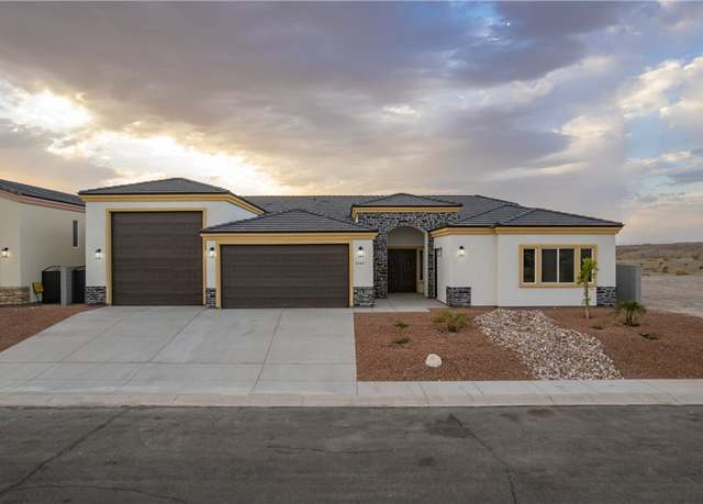Property at 2345 Raven Ct, Bullhead City, AZ 86442, 4 beds, 3.5 baths