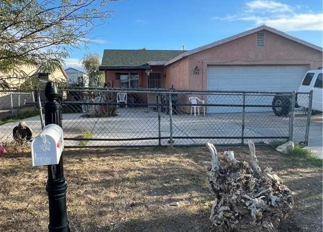 Property at 784 Roadrunner Dr, Bullhead City, AZ 86442, 3 beds, 2 baths