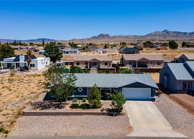 Property at 9614 N Stetson Dr, Kingman, AZ 86401, 3 beds, 2 baths