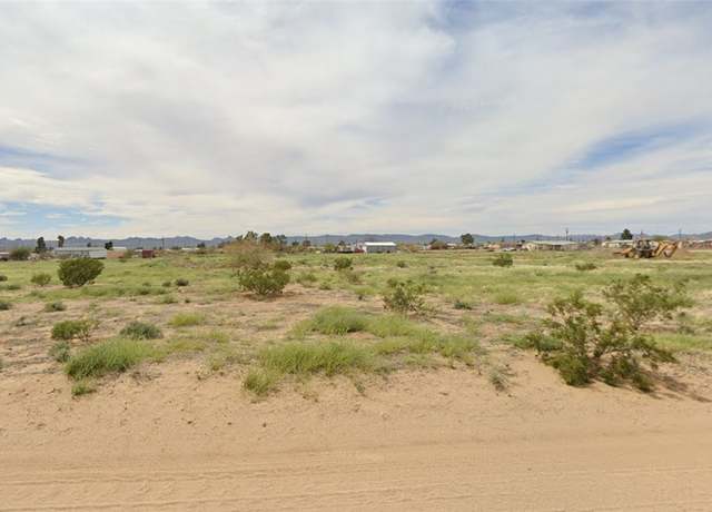Property at 3687 N Mobile Rd, Golden Valley, AZ 86413