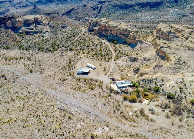 Property at 9001 W Oatman Hwy, Golden Valley, AZ 86413, 4 beds, 3 baths