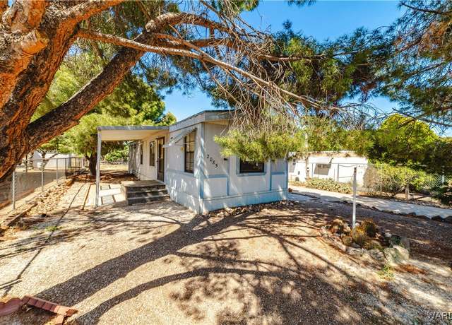 Property at 2085 E Thompson Ave, Kingman, AZ 86409, 2 beds, 1 bath