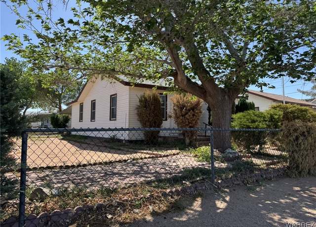Property at 2114 Fairgrounds Blvd, Kingman, AZ 86401, 3 beds, 1 bath