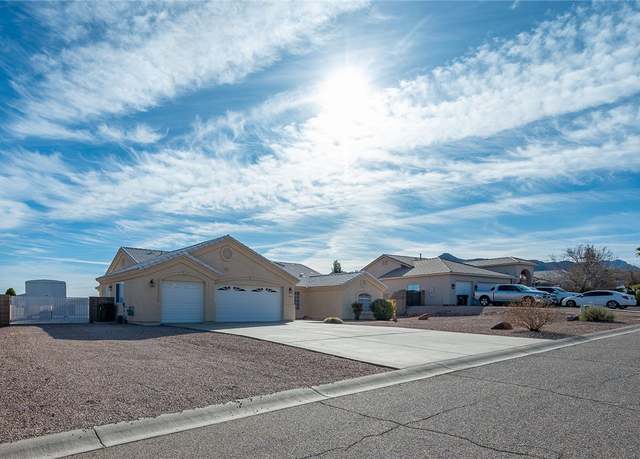 Property at 2632 Sandstone St, Kingman, AZ 86401, 3 beds, 2.5 baths