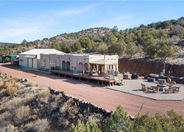 Property at 2932 Skylight Dr, Kingman, AZ 86401, 3 beds, 2 baths