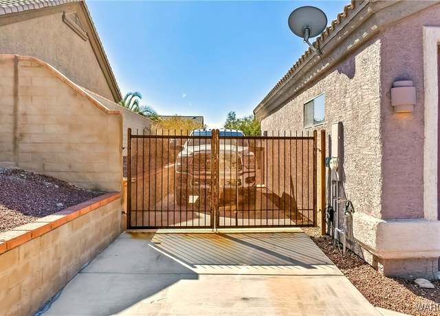 Property at 941 Talon Pointe Dr, Bullhead City, AZ 86429, 3 beds, 2 baths