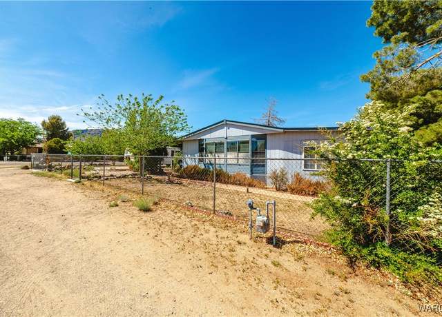 Property at 2075 E Thompson Ave, Kingman, AZ 86409, 2 beds, 2 baths