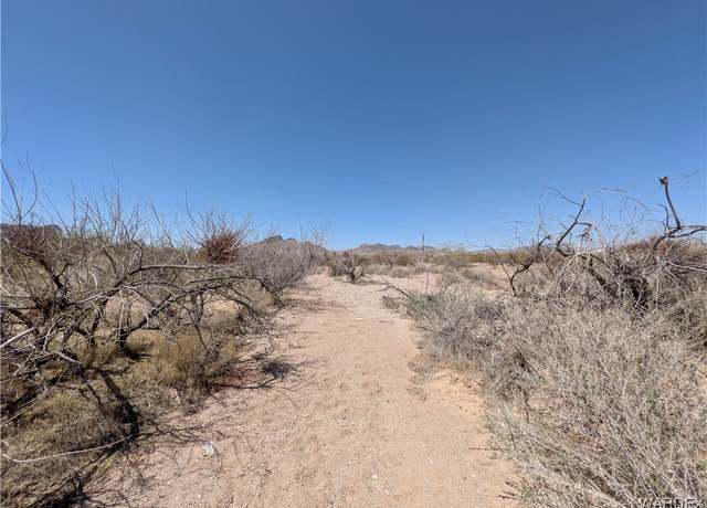 Property at 1353 S Dugas Rd, Golden Valley, AZ 86413