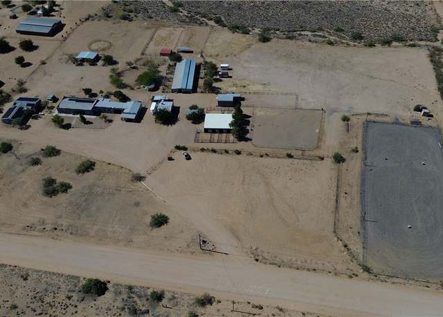 Property at 2576 E Calle Chavez Rd, Kingman, AZ 86409, 4 beds, 3 baths