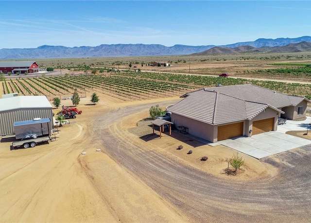 Property at 6861 E Brooks Blvd, Kingman, AZ 86401, 3 beds, 2 baths