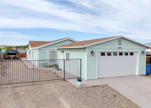 Property at 901 Glen Dr, Bullhead City, AZ 86442, 3 beds, 2 baths