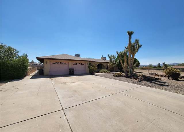 Property at 3080 Louise Ave, Kingman, AZ 86401, 5 beds, 3 baths
