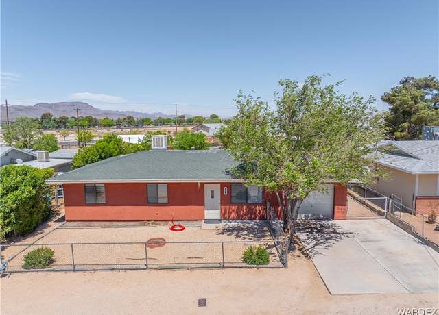 Property at 2241 Emerson Ave, Kingman, AZ 86401, 3 beds, 2 baths