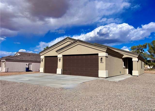 Property at 9882 N La Jolla Dr, Kingman, AZ 86401, 3 beds, 2 baths