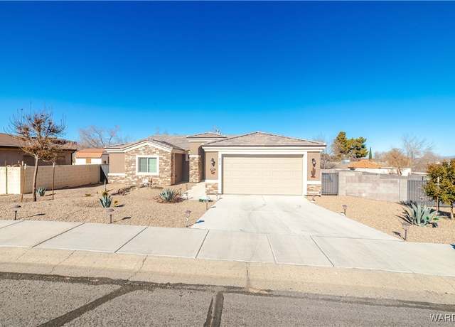 Property at 475 Greenway Dr, Kingman, AZ 86401, 3 beds, 2 baths