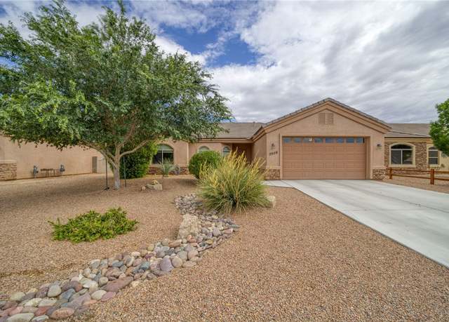 Property at 3959 E Mcvicar Ave, Kingman, AZ 86409, 3 beds, 2 baths